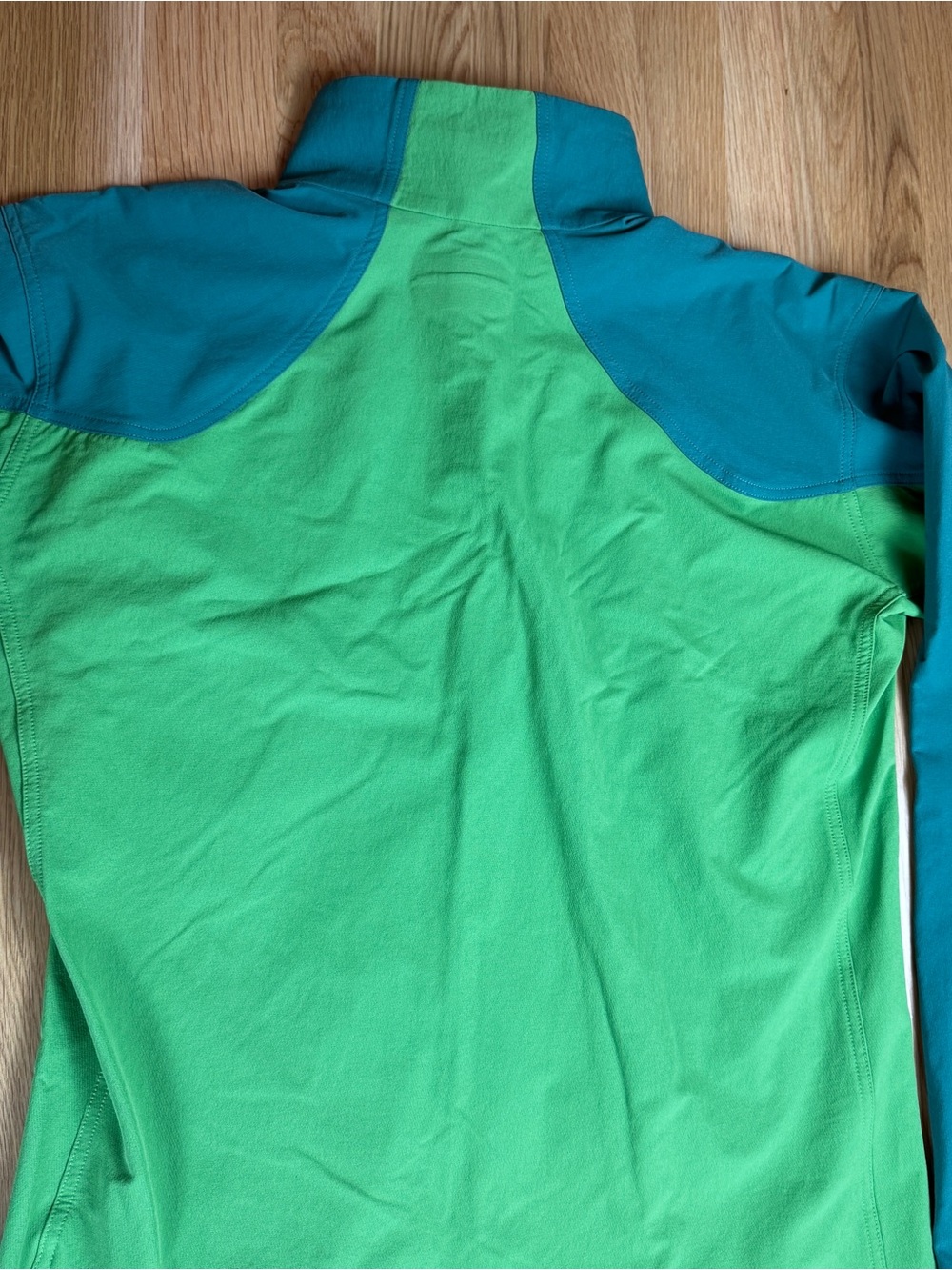 MEC Two-Tone Green Performance Softshell Jacket Medium - Picture 6 of 10